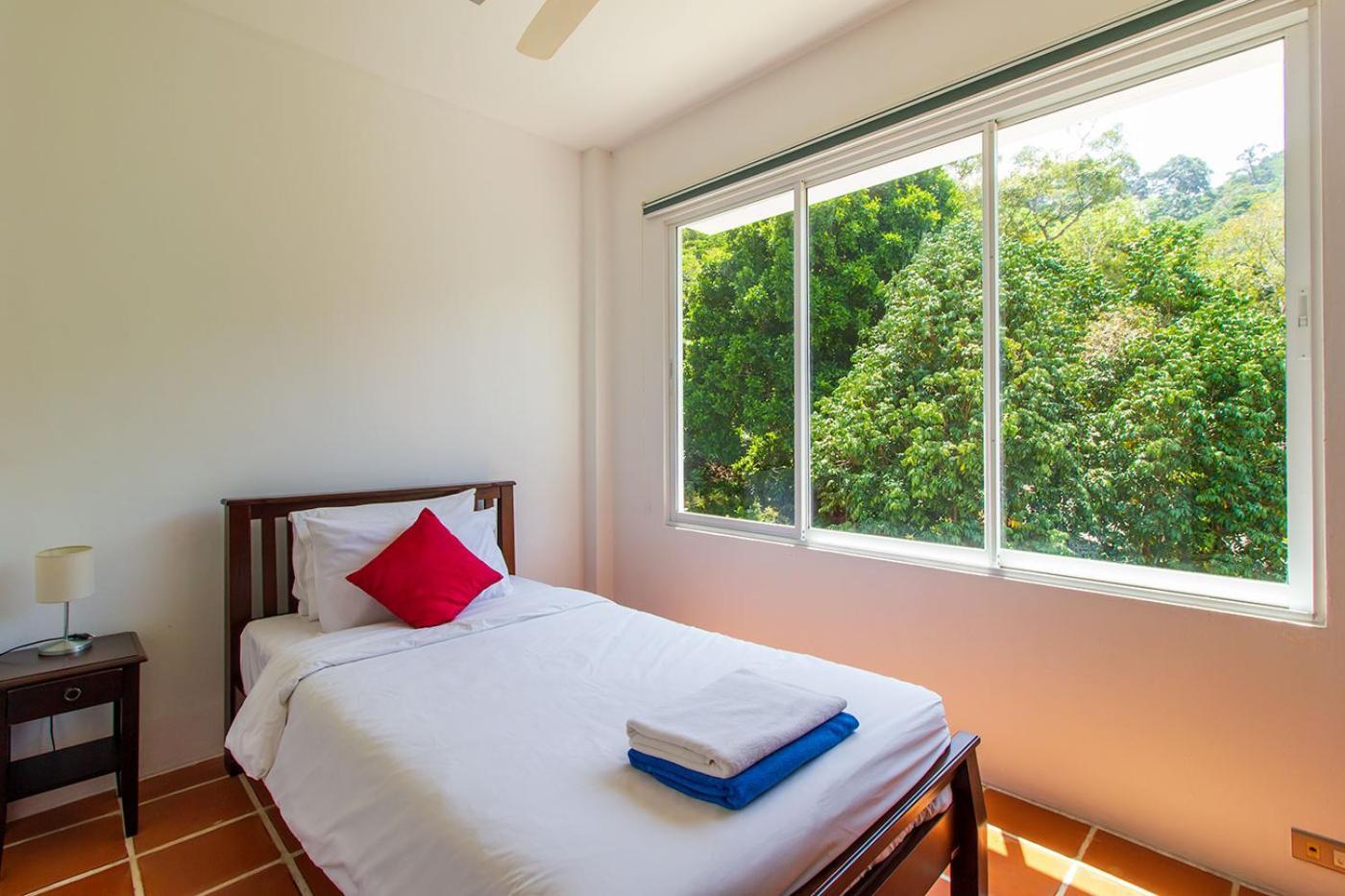 Kamala Hills Serviced Apartments Pokoj fotografie